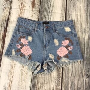 OnTwelfth Women Floral Embroidered Short Size 26